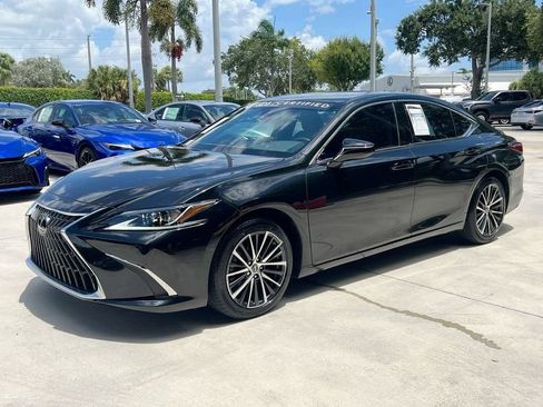 Certified 2024 Lexus ES 350 w/ Premium Package FWD image 3
