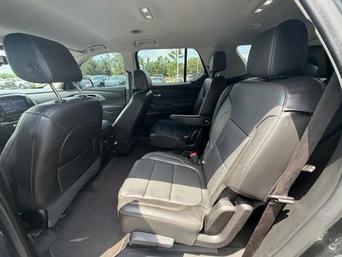 Used 2020 Chevrolet Traverse LT FWD image 11