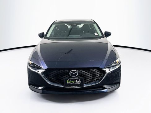 Used 2020 MAZDA MAZDA3 Sedan image 2