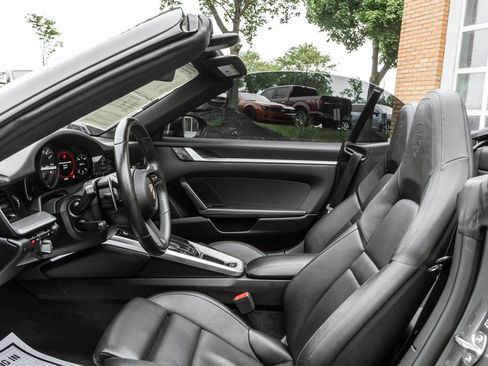 Used 2020 Porsche 911 Carrera RWD image 27