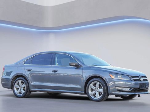 Used 2015 Volkswagen Passat 1.8T S image 8