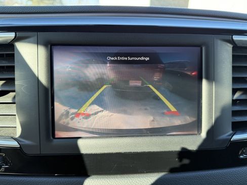 Used 2023 Chrysler Voyager LX image 23