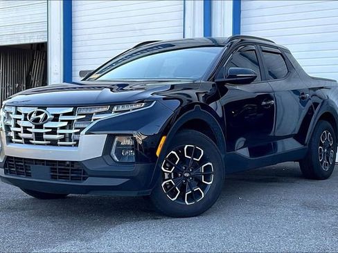 Used 2023 Hyundai Santa Cruz SEL Premium w/ Winter Package image 2