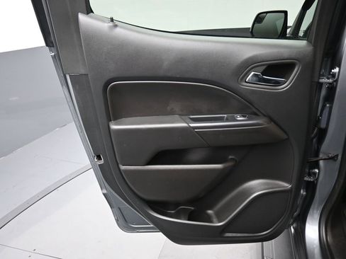 Used 2022 Chevrolet Colorado LT w/ LT Convenience Package image 26