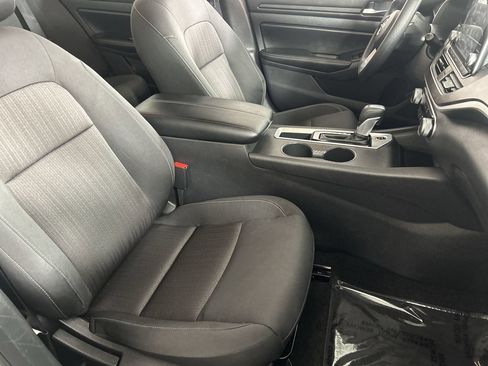 Used 2025 Nissan Altima 2.5 SV FWD image 26