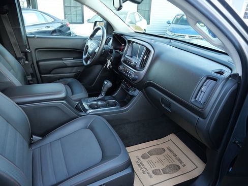 Used 2015 GMC Canyon SLE w/ All-Terrain Package image 26