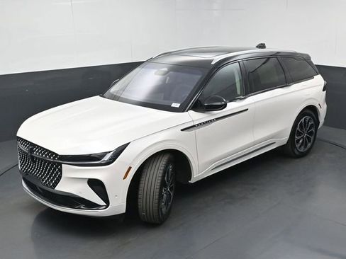 Used 2024 Lincoln Nautilus Reserve w/ Equipment Group 202A AWD/4WD image 38