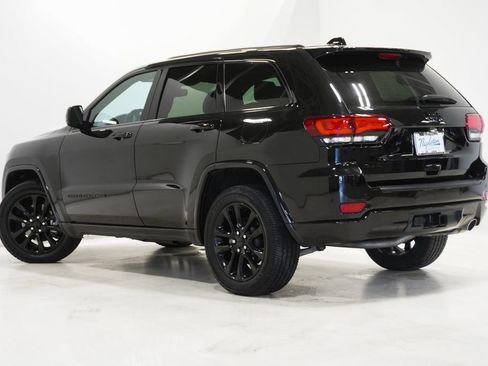 Used 2021 Jeep Grand Cherokee Laredo X image 25