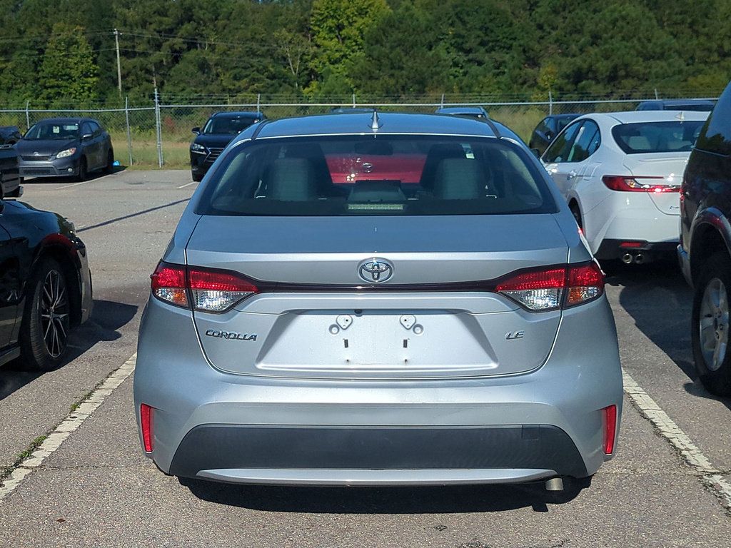 Used 2020 Toyota Corolla LE FWD image 4