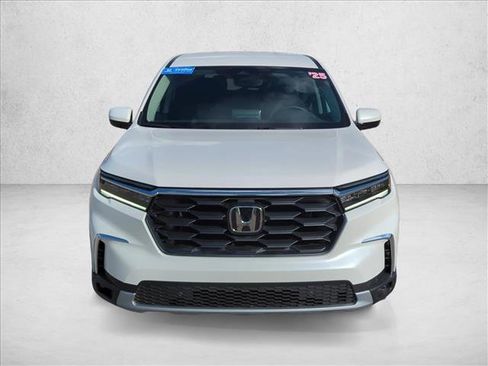Used 2025 Honda Pilot EX-L image 2