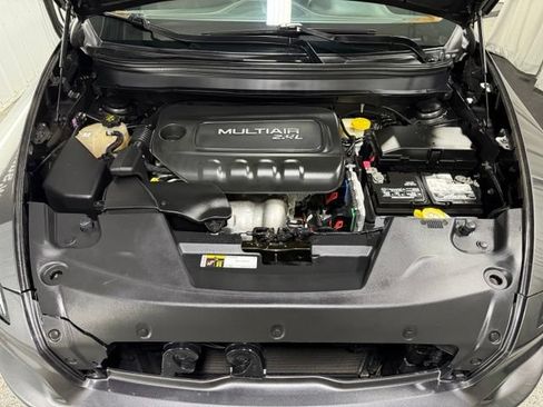 Used 2016 Jeep Cherokee Latitude w/ Cold Weather Group AWD/4WD image 24