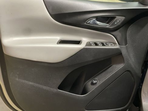 Used 2023 Chevrolet Equinox LT w/ Driver Convenience Package image 13