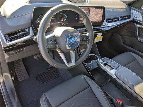 Used 2025 BMW X2 xDrive28i w/ Technology Package image 3