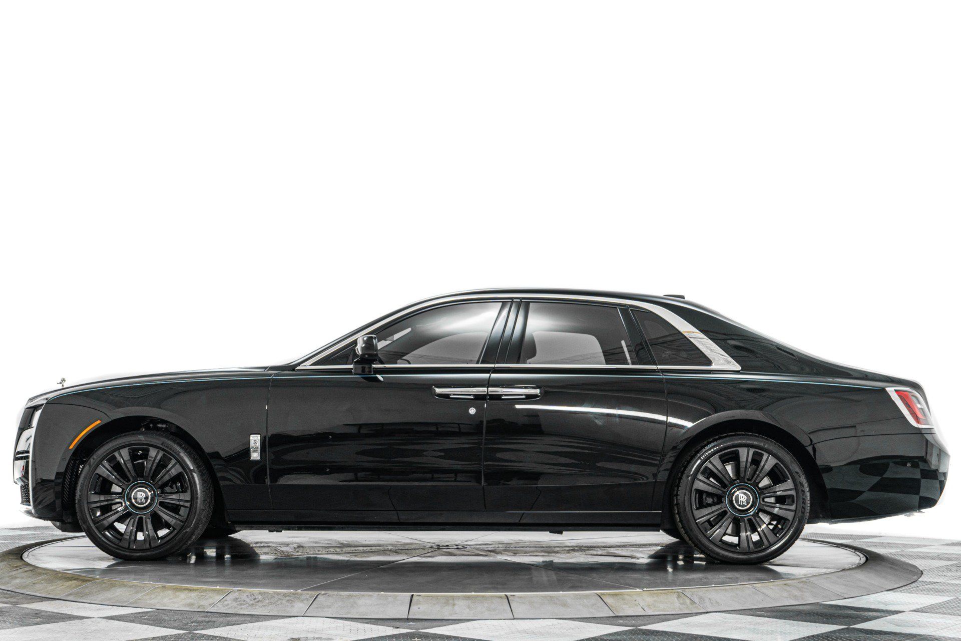 Used 2022 Rolls-Royce Ghost w/ Ghost Package AWD/4WD image 6