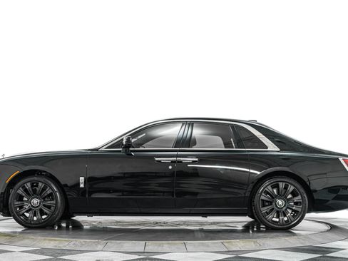 Used 2022 Rolls-Royce Ghost w/ Ghost Package AWD/4WD image 6