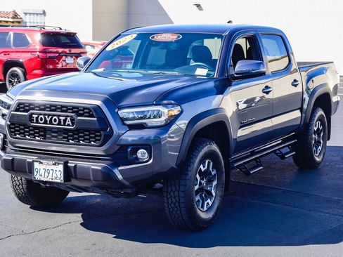 Used 2023 Toyota Tacoma TRD Off-Road w/ Black Out Package (TMS) image 3