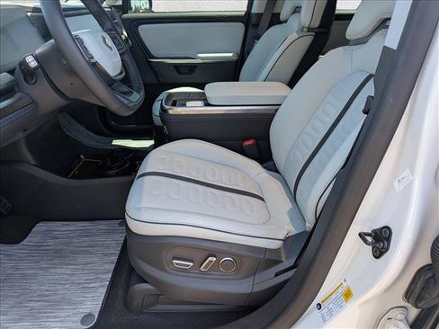 Used 2025 Rivian R1S Adventure AWD/4WD image 22