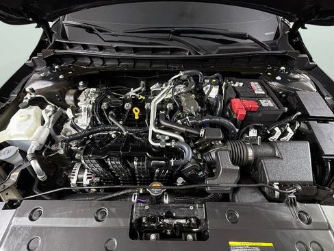 Used 2024 Nissan Altima 2.5 SR FWD image 37