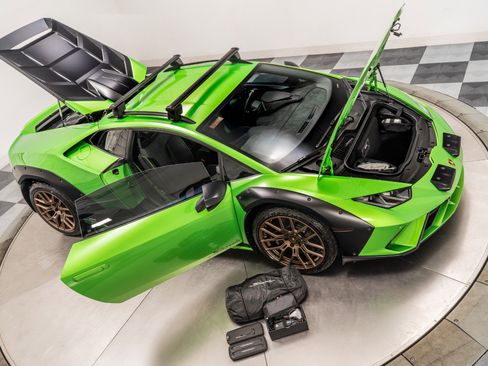 Used 2024 Lamborghini Huracan Sterrato image 45