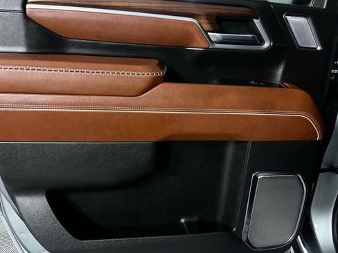 Used 2024 GMC Sierra 2500 Denali Ultimate image 27