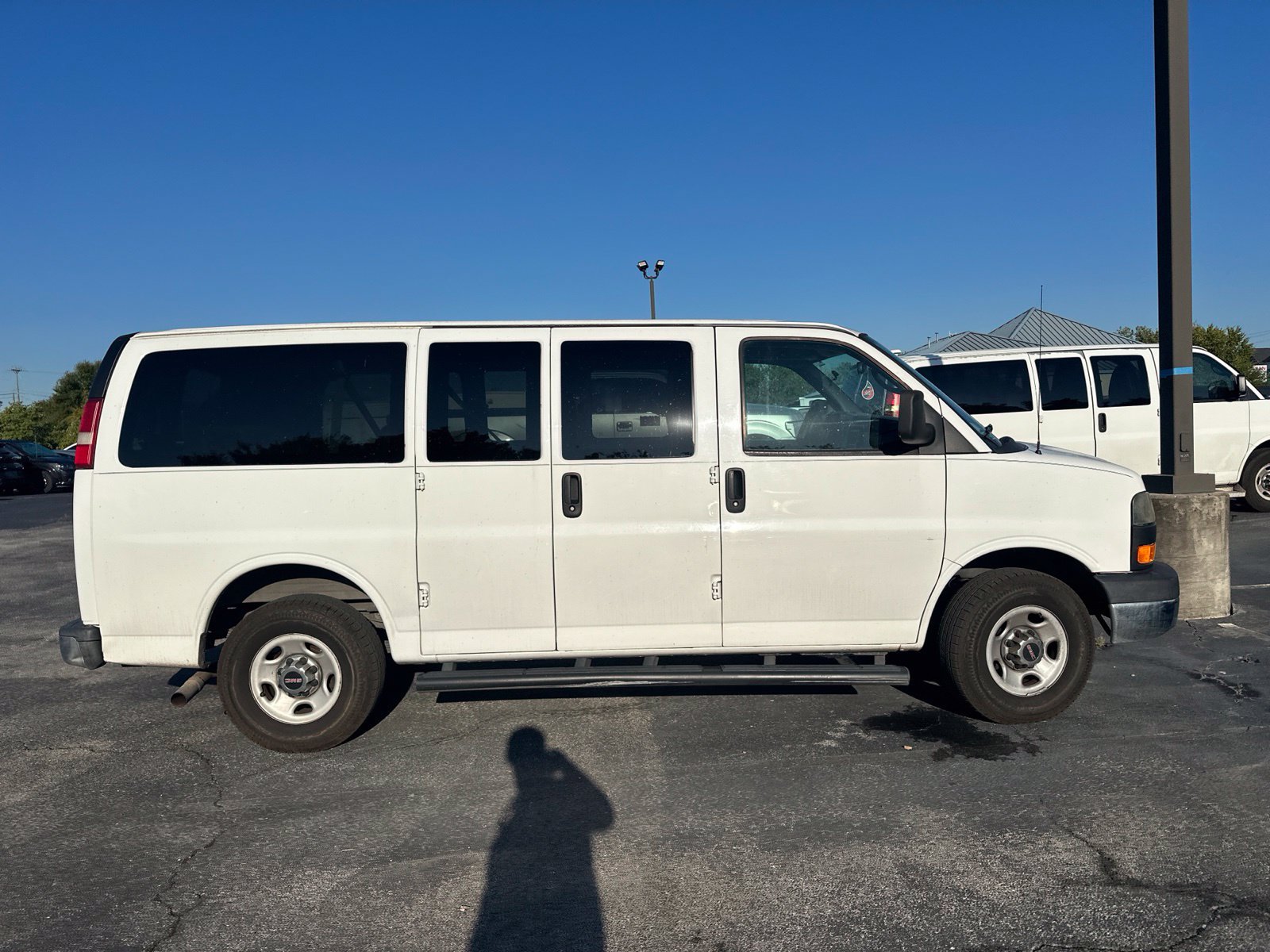 Used 2015 GMC Savana 2500 LT w/ LT Preferred Equipment Group RWD image 4