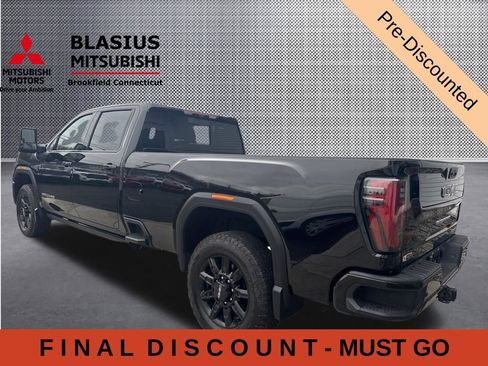 Used 2025 GMC Sierra 2500 AT4 w/ AT4 Premium Plus Package AWD/4WD image 17
