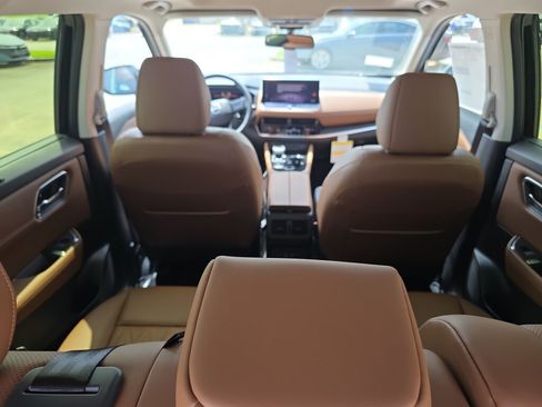 New 2026 Nissan Rogue Platinum AWD/4WD image 4