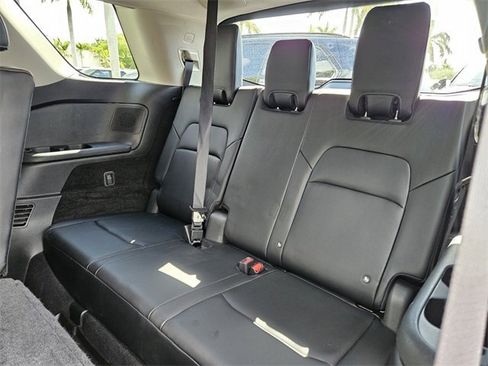 Used 2023 Nissan Pathfinder Platinum w/ Cargo Package image 7