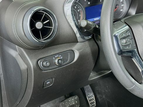 Used 2025 Chevrolet Blazer LT FWD image 16