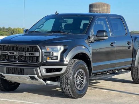 Used 2019 Ford F150 Raptor w/ Equipment Group 802A Luxury image 3