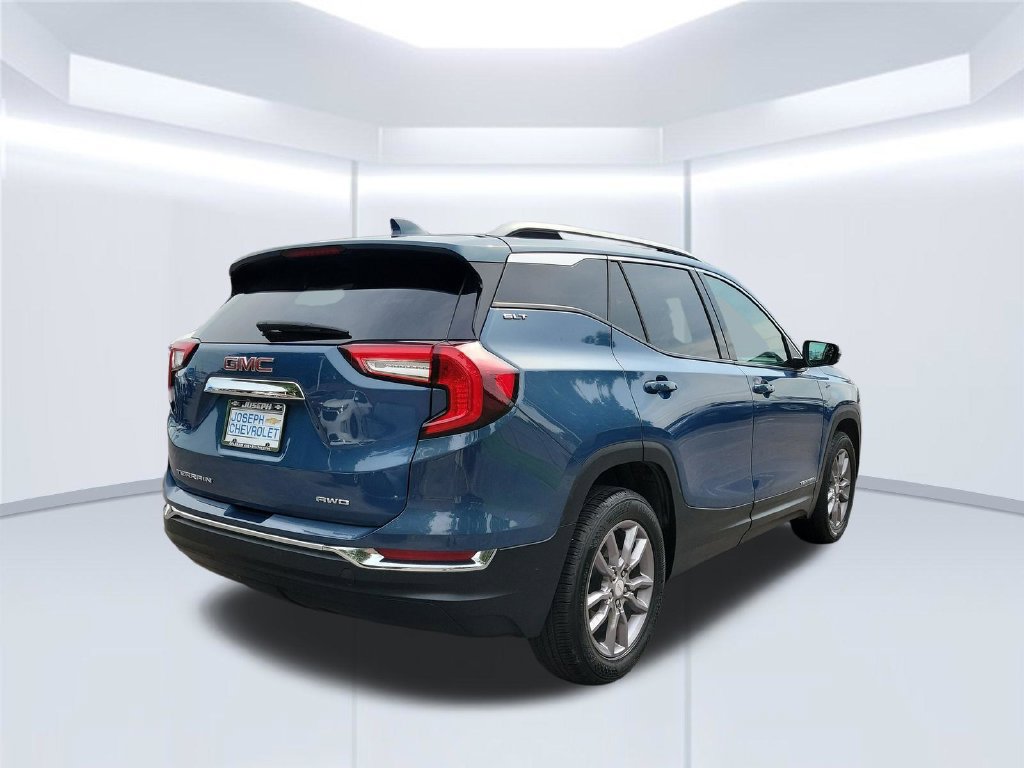 Used 2024 GMC Terrain SLT AWD/4WD image 5