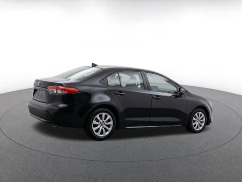 Used 2025 Toyota Corolla LE FWD image 9