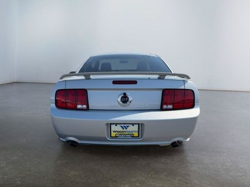Used 2005 Ford Mustang GT RWD image 4
