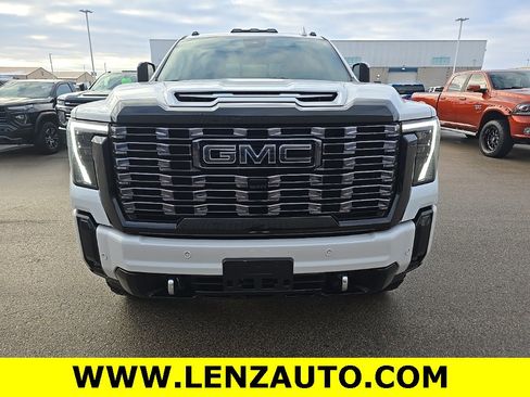 Used 2025 GMC Sierra 2500 Denali Ultimate image 2