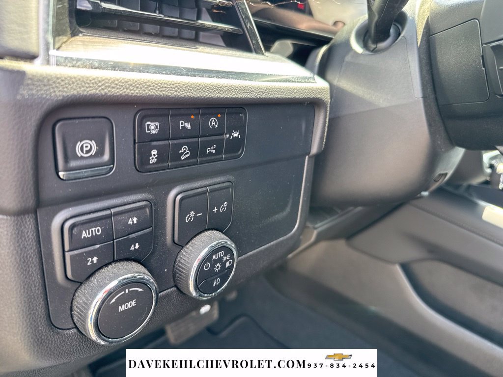 Used 2025 Chevrolet Tahoe Z71 w/ Comfort Package AWD/4WD image 11