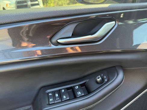 Certified 2022 Jeep Grand Cherokee L Laredo RWD image 19