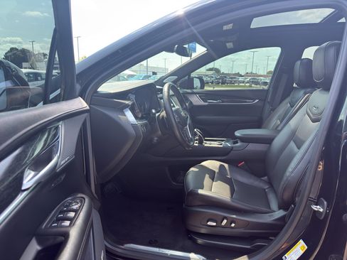 Used 2021 Cadillac XT5 Premium Luxury AWD/4WD image 12