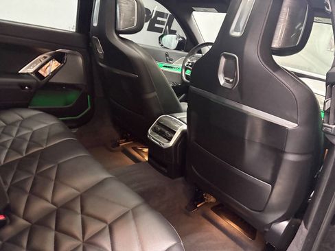 Used 2025 BMW 740i w/ Premium Package image 71