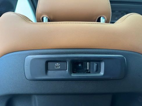 Used 2023 BMW X5 sDrive40i w/ M Sport Package RWD image 39