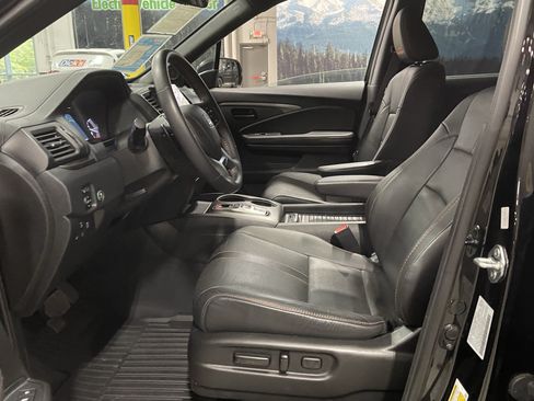 Used 2022 Honda Passport TrailSport image 11
