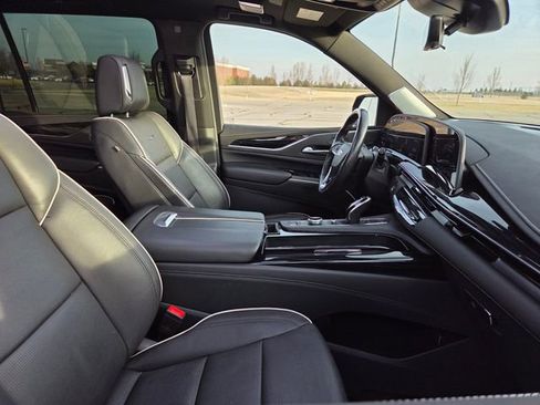 Used 2023 Cadillac Escalade ESV Sport w/ Touring Package AWD/4WD image 45