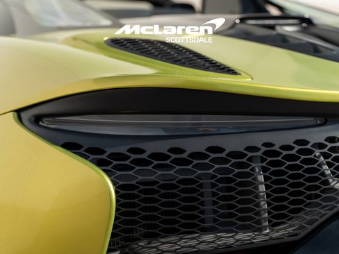 Used 2025 McLaren Artura Spider image 14
