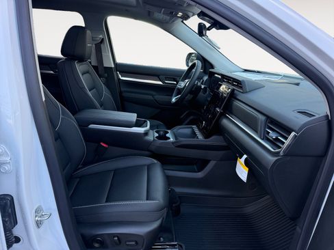 New 2026 GMC Terrain Denali w/ LPO, Floor Liner Package image 19