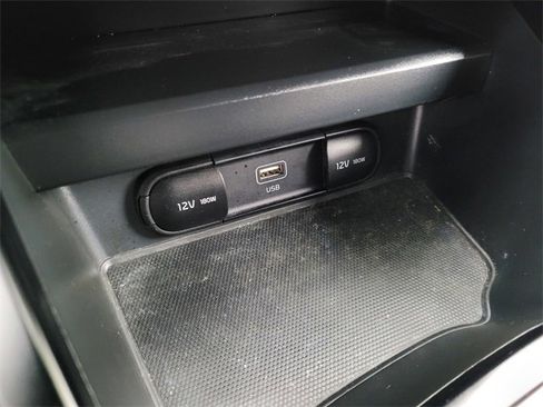 Used 2023 Kia Soul LX w/ LX Technology Package image 14