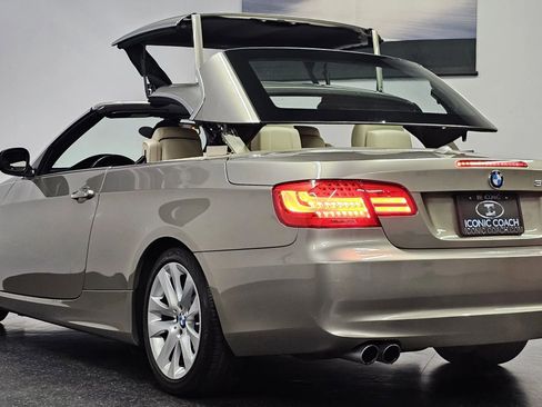 Used 2011 BMW 328i Convertible image 27