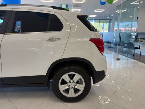 Used 2019 Chevrolet Trax LT w/ LT Convenience Package AWD/4WD image 7