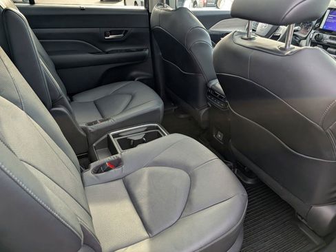 Used 2025 Toyota Grand Highlander AWD Hybrid image 26