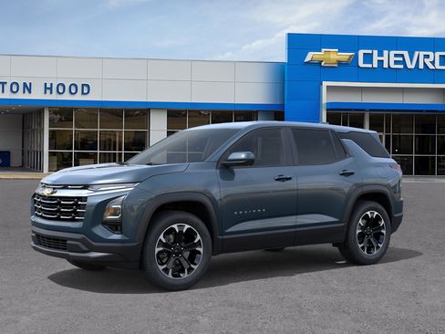 New 2026 Chevrolet Equinox LT w/ Convenience Package II FWD image 2