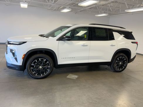 New 2026 Chevrolet Traverse LT w/ Sun and Wheel Package image 2