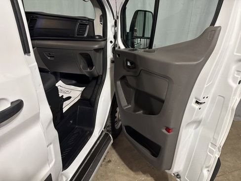 Used 2024 Ford Transit 250 Low Roof AWD w/ Exterior Upgrade Package image 19